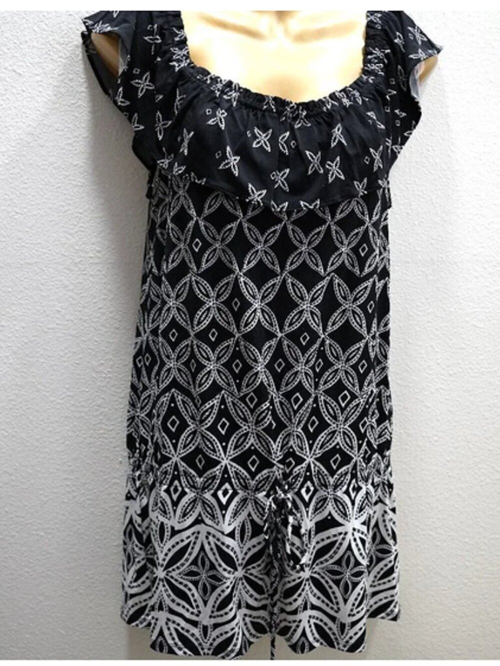 White House Black Market Adjustable Waist Tunic Top size S